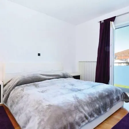 Nice With Pool And Jacuzzi Near Split Dicmo