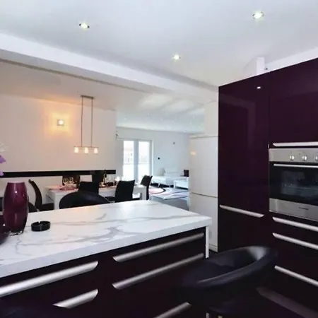 Nice With Pool And Jacuzzi Near Split Dicmo