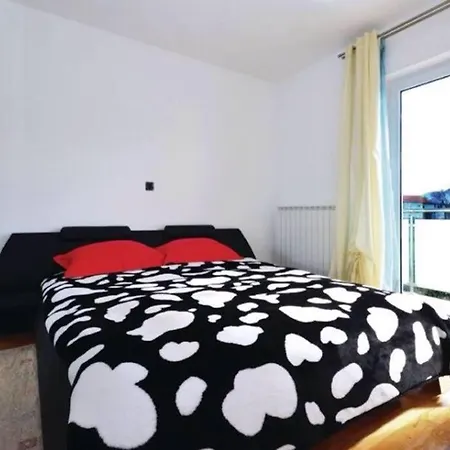 Nice With Pool And Jacuzzi Near Split * Dicmo