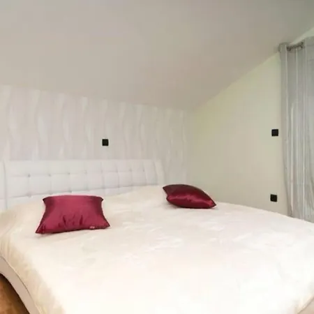 Villa Nice With Pool And Jacuzzi Near Split *