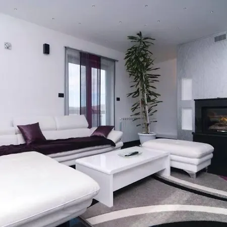 Villa Nice With Pool And Jacuzzi Near Split Dicmo