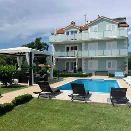 Nice With Pool And Jacuzzi Near Split Villa